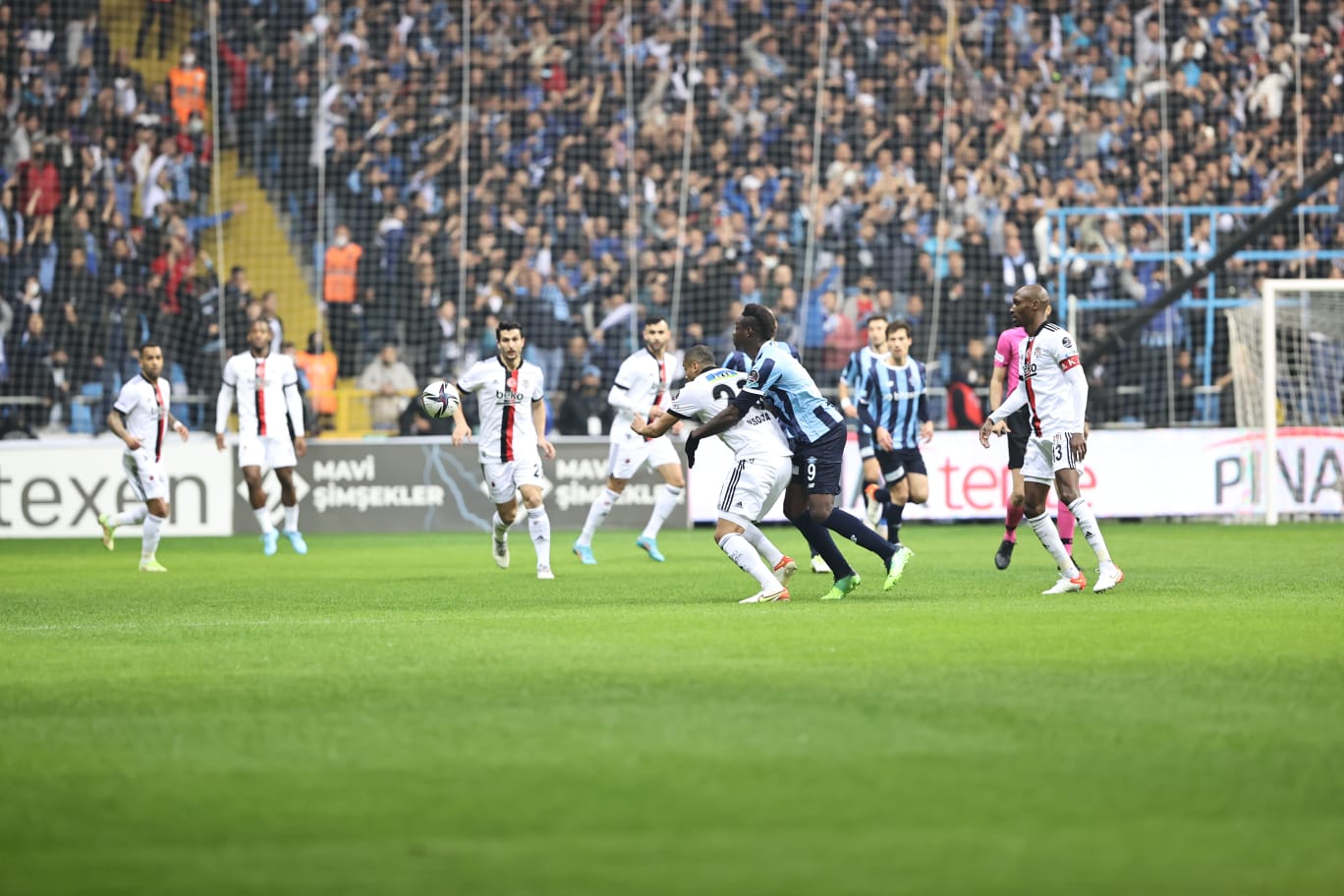 Adana Demirspor, Beşiktaş ile 1-1 berabere kaldı.