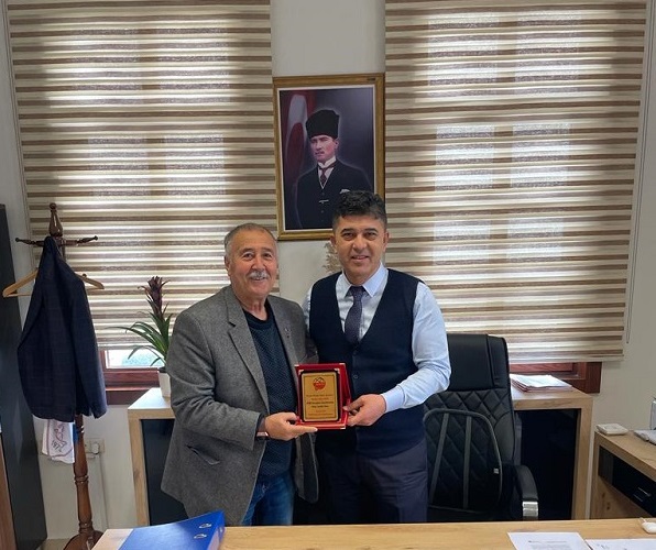 Aslan ve Gül’e AGSYD’den plaket