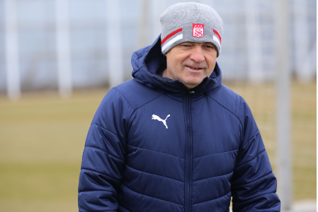 Adana Demirspor çok iyi taraftarla oynuyor