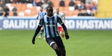 Demirspor’un 3.golü VAR hakemi Halil Umut Meler tarafından iptal edildi.