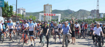 Hem rakipleriyle hem sıcakla mücadele ettiler