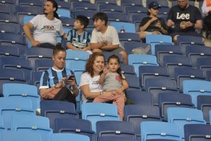 Minik yüreklerin büyük sevgisi.