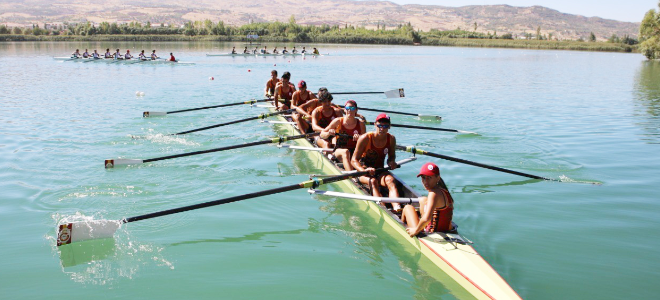 Alkışlar Yelken İhtisas kulübüne