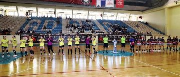 Adasokağı lige yenilgiyle başladı:27-31