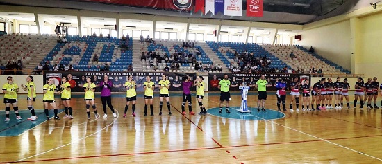 Adasokağı lige yenilgiyle başladı:27-31