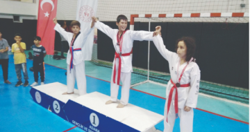 Gökberk Serin tekvandoda il birincisi