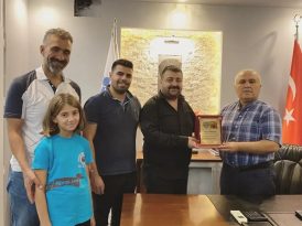 100.Yılspor Kulübü’ndeen Türkseven’e teşekkür plaketi