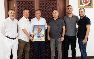 TSYD’den Akay’a sürpriz