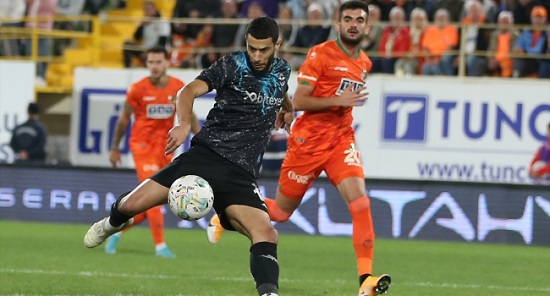 Alanyaspor ile Adana Demirspor 0-0 berabere kaldı.