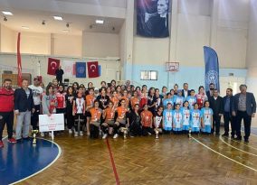 AGİAD voleybolda fırtına gibi esti
