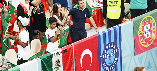 Dünya kupasında Adana Demirspor bayrağı