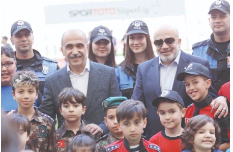 Başkan Murat Sancak, İnci’yi kutladı