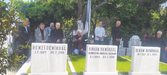 Dualar İlhan Demirdal için