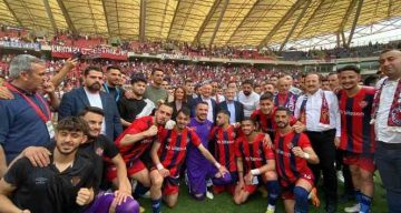 Şampiyon Yeni Mersin İdmanyurdu Yönetimi İstifa Etti