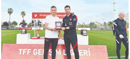 En iyi kaleci Adana Demirspor’dan