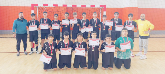 Orhangazi Ortaokulu tebrikleri kabul ediyor