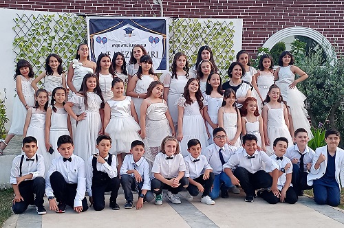 Ayşe Atıl İlkokulu 4-F Sınıfı Mezuniyet Coşkusunu Doyasıya Yaşadı