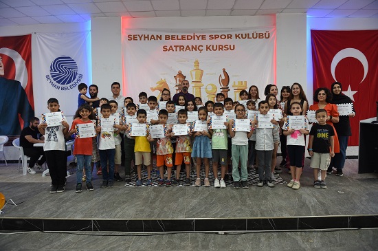 Satranç Kursunu Tamamlayanlar Sertifikalarını Aldılar