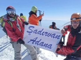 Adanalı 2 ‘Cesur’ arkadaş Ağrı dağına başarıyla ulaştı