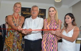 Muhteşem açılışa Özay&Elles damgası