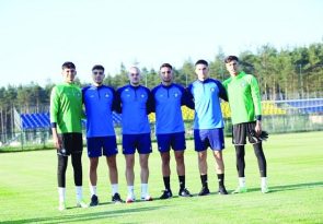 Gençler forma şansı arıyor