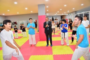 Çukurova’da çocuklar yaz tatilini sporla değerlendiriyor