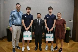 Başarılı Öğrencilere Hediye