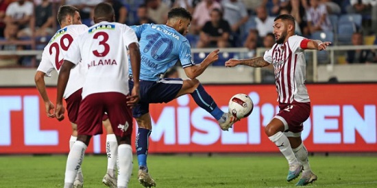 Kluivert defans oyuncularını çıkarıp hücumcuları aldı