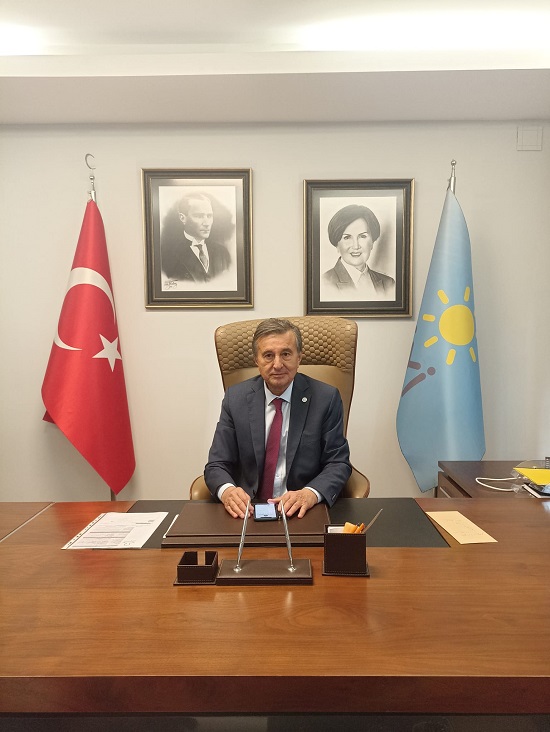 İYİ Parti Seyhan İlçe’de görev değişimi Atalay Başkan