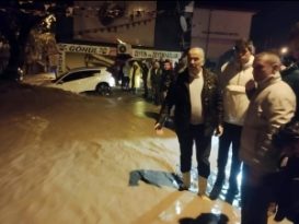 Bursa’nın Mudanya ilçesinde sel yıktı geçti!