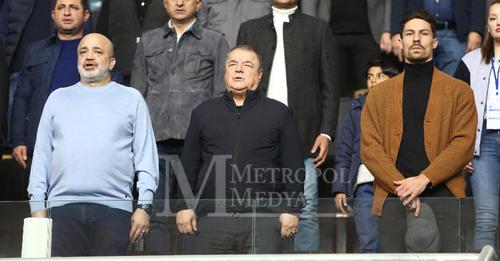 Kaptan’a Jest Yaptı!