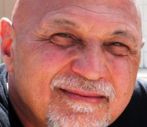 Övgüler mi yağdırsam, karalar mı bağlasam