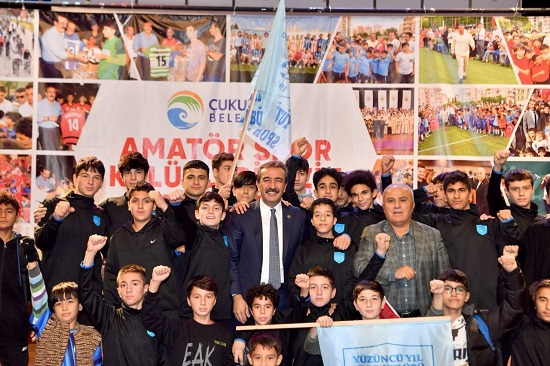 Çetin’den Amatörlere Dev Destek: Spor Kulüplerine Malzeme Ve Para Yardımı