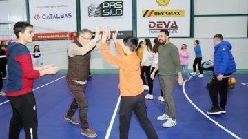 Depremzede Öğrencilere “Adana” Dokunuşu