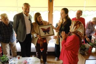 Dünyayı anne sevgisi ve şefkati sarsın