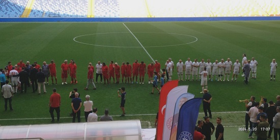 Dostluk Kazandı: Adana’da Spor Basını, İl Protokolü İle Gösteri Maçı