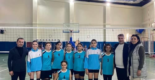 Öğrenciler Voleybolda Tarihe Geçiyor!