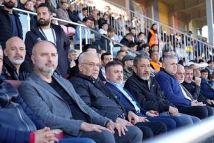 01 Futbol Kulübü Emin Adımlarla