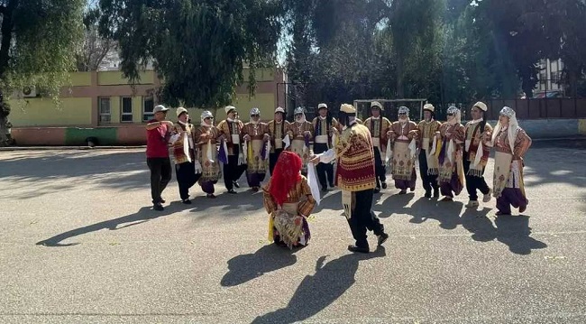 Yaşlılar Halk Oyunlarında Daha mı İyi? Yarışma Cevap Arıyor!