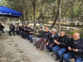 Ali Hoşfikirer kabri başında anıldı