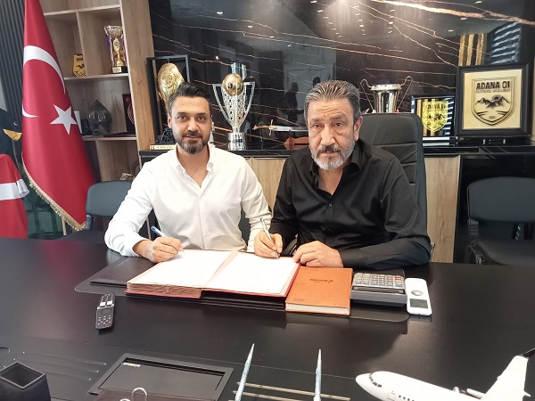 Adana 01 Futbol Kulübü teknik direktörü Bekir İrtegün