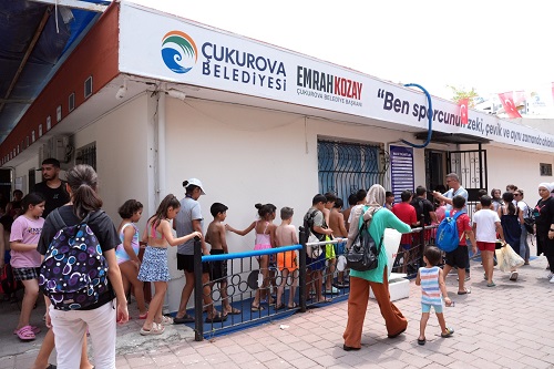 Çukurova Belediyesi’nde Yüzme Kurslarına Büyük İlgi