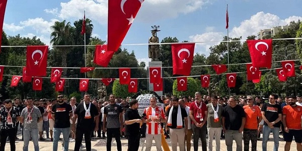Adanaspor Taraftarı Açıklama Yaptı
