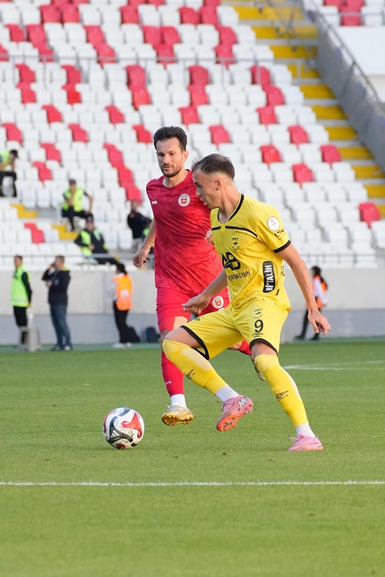 Adana 01 Deplasmanda Güldü :3-1