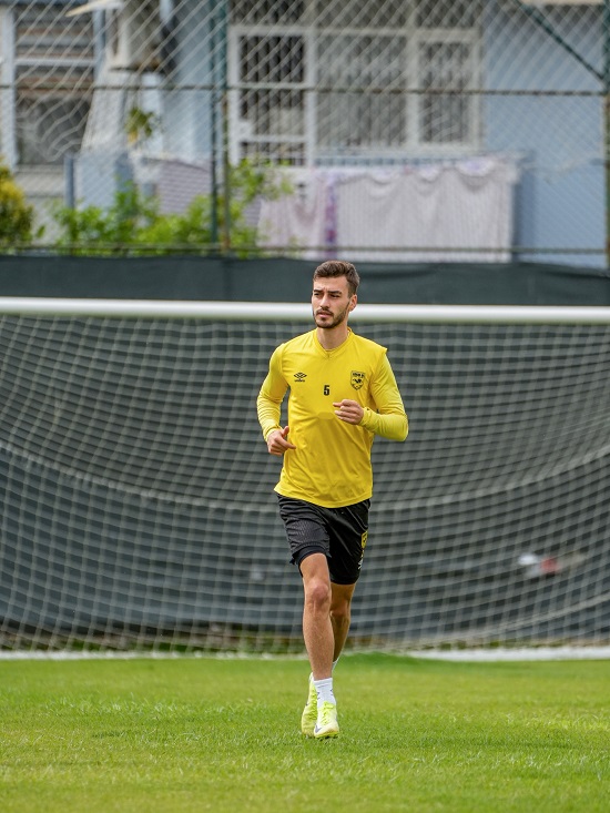 Yiğit Demir, “Galibiyetten başka bir şey düşünmüyoruz”