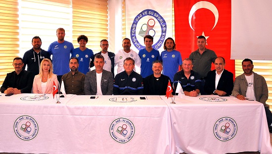 Türk tenisinin Adana’dan dünyaya açılan kapısı