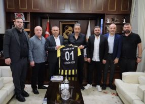 Adana 01 Futbol Kulübü, Yönetiminden Teşekkür Ziyareti