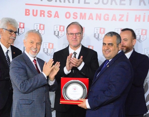 Demrenin Kızı AGSYD Geleneksel Koşusu’nun Şampiyonu Oldu