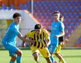 Adana 01 Futbol Kulübü, İskenderunspor’u 3-2 yenerek ligde çıkışını