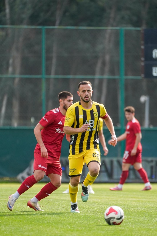 Adana 01 Futbol Kulübü Beyoğlu Yeni Çarşı Sportif Faaliyetleri ile 0-0 berabere kaldı.